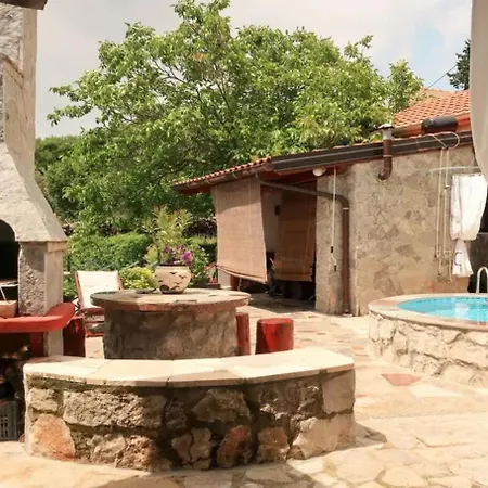 Ana- With Pool * Kornic